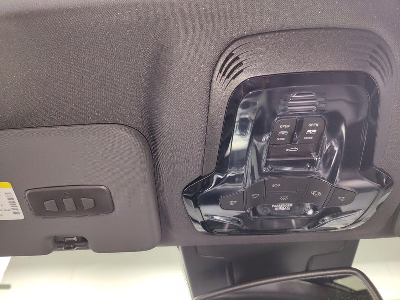 Used 2024 Alfa Romeo Stelvio Ti AWD w/Sunroof & NavImage 26