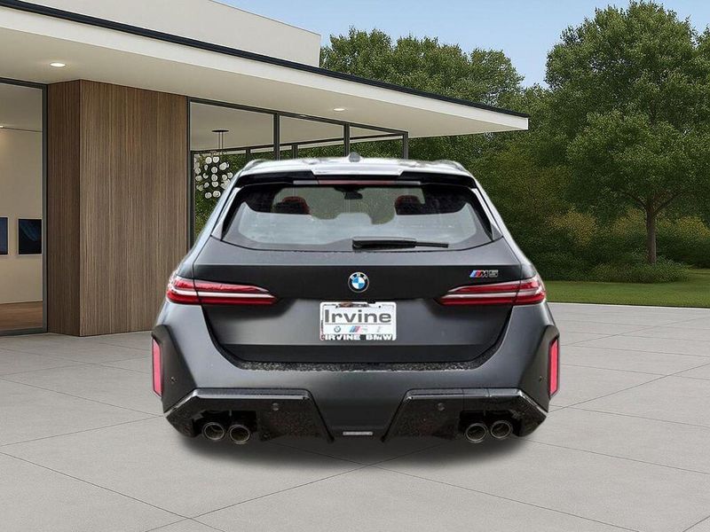 New 2026 BMW M5 BaseImage 10
