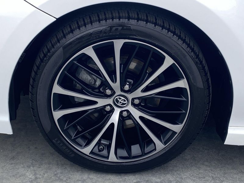 2018 Toyota Camry SEImage 10