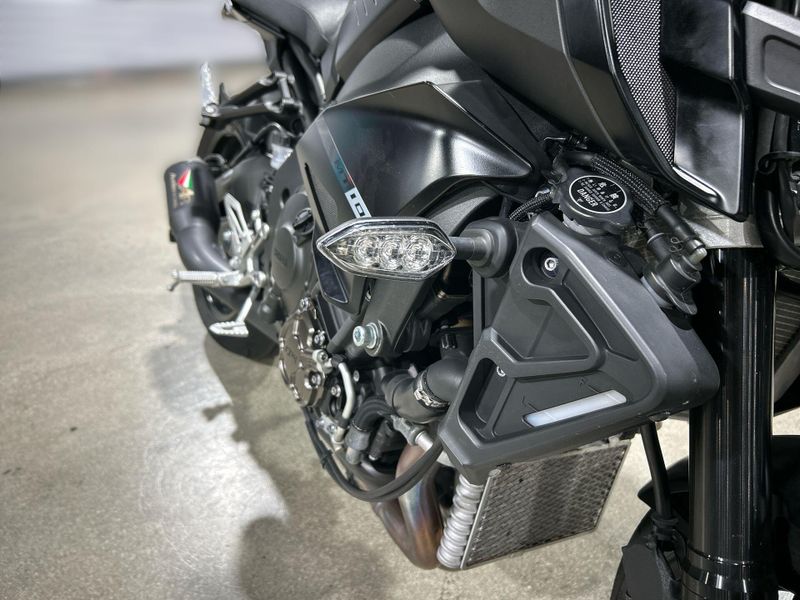 2019 Yamaha MT-10 Image 28