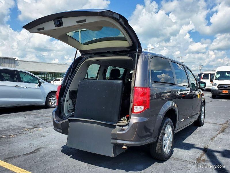 Used 2020 Dodge Grand Caravan SEImage 15