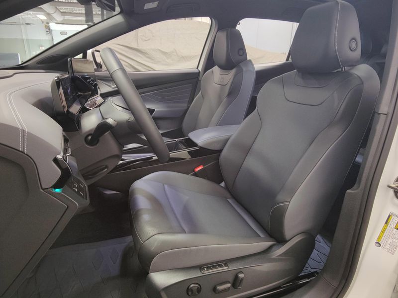 Used 2024 Volkswagen ID.4 S w/Glass RoofImage 15