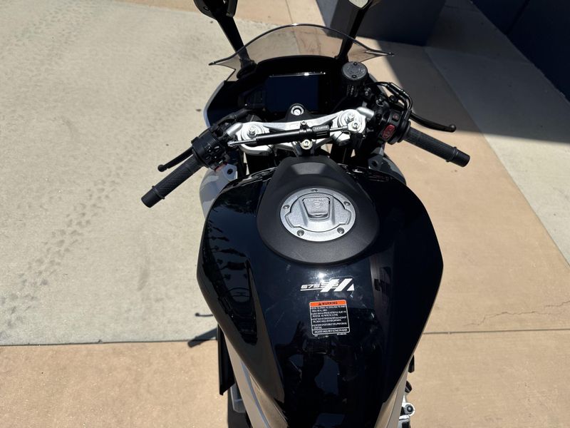 2025 CFMOTO 675SS Image 15