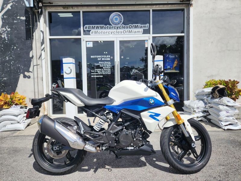 2021 BMW G 310 R  in a POLAR WHITE exterior color. BMW Motorcycles of Miami 786-845-0052 motorcyclesofmiami.com 