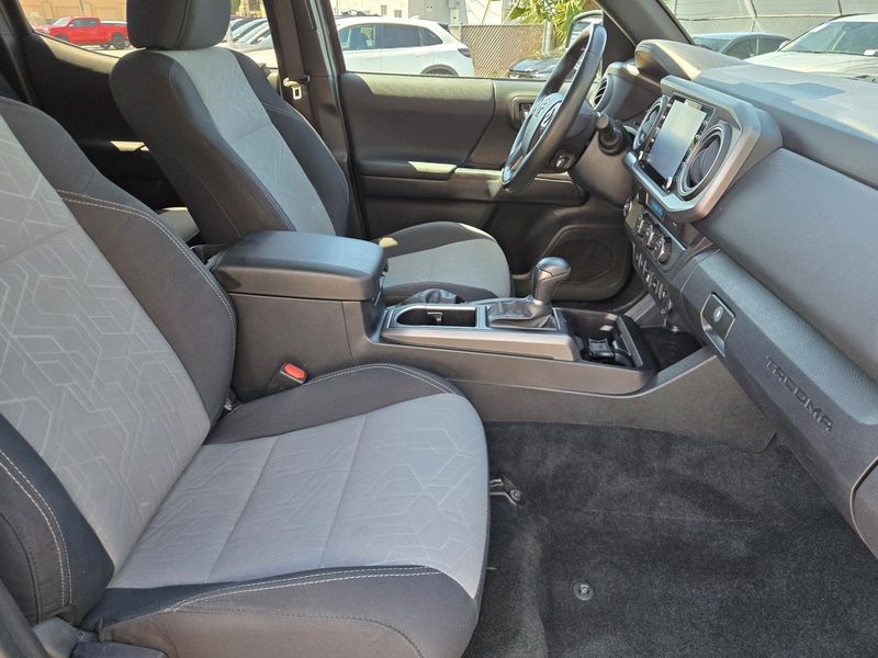 Used 2022 Toyota Tacoma 2WD TRD Off Road Double Cab 5' Bed V6 AT (Natl)
