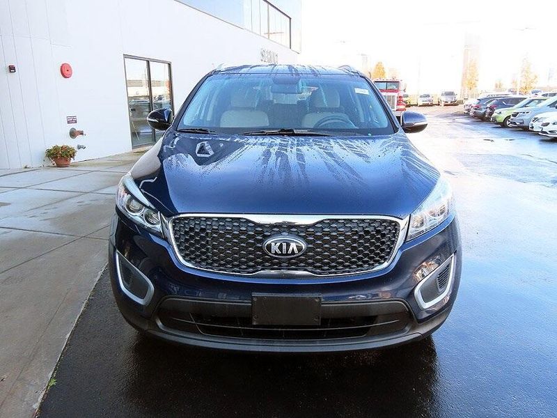 2018 Kia Sorento LXImage 2