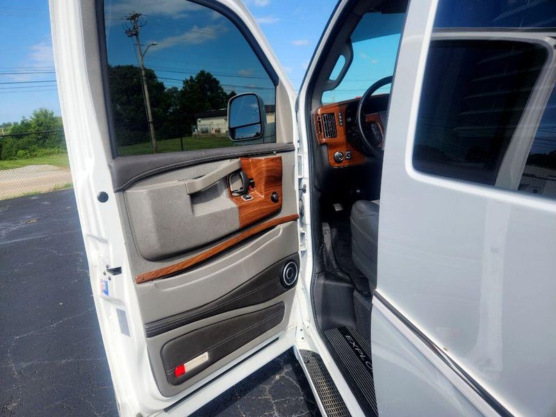 2021 Chevrolet Express Cargo Image 20