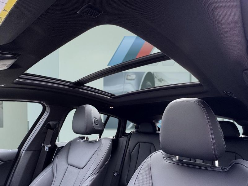 2022 BMW X4 xDrive30iImage 23