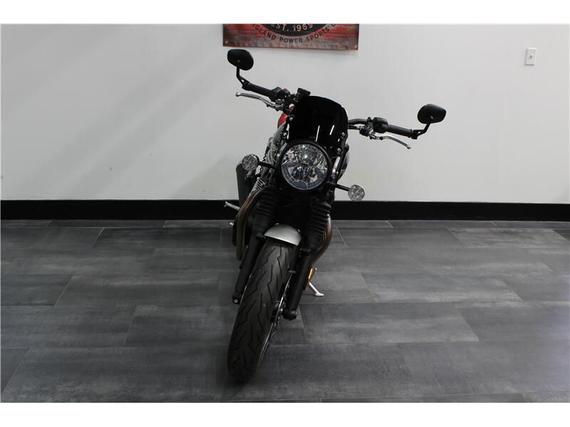 2020 Triumph SPEED TWIN 1200 Image 2
