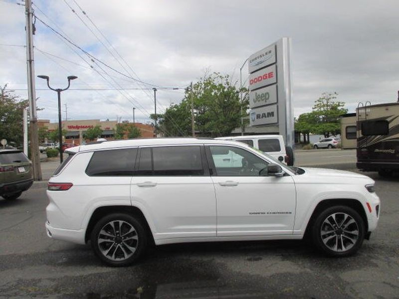 Used 2022 Jeep Grand Cherokee L OverlandImage 6
