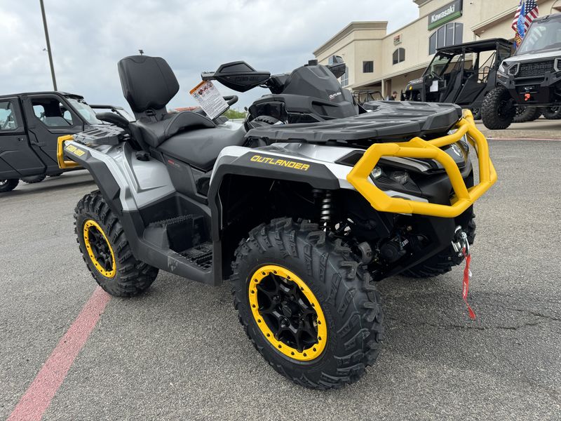 2024 Can-Am OUTLANDER MAX XTP 850 HYPER SILVER AND NEO YELLOWImage 5