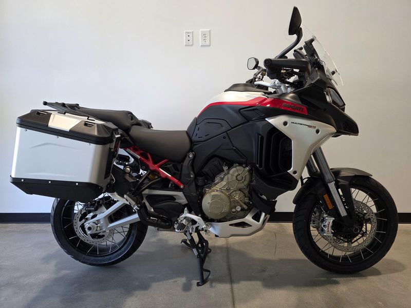 New 2025 Ducati Multistrada V4 Rally 