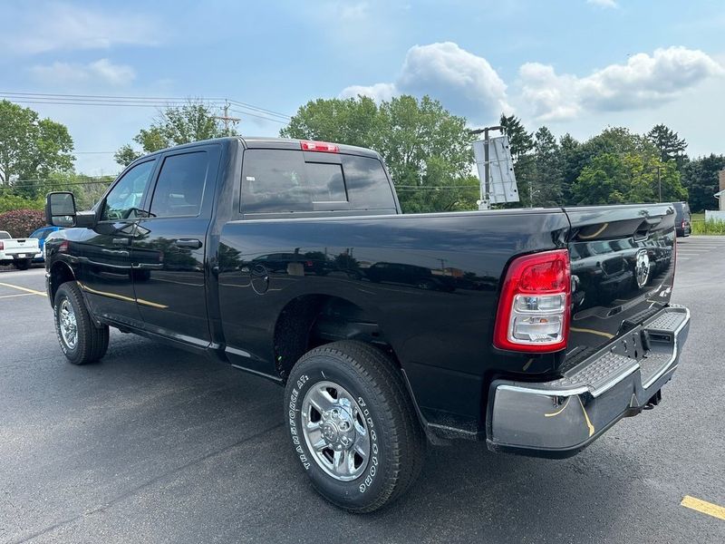 2024 RAM 2500 Tradesman Crew Cab 4x4 6