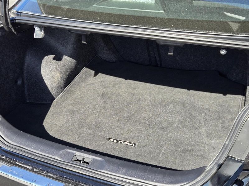 Used 2023 Nissan Altima 2.5 SV AWD Sedan