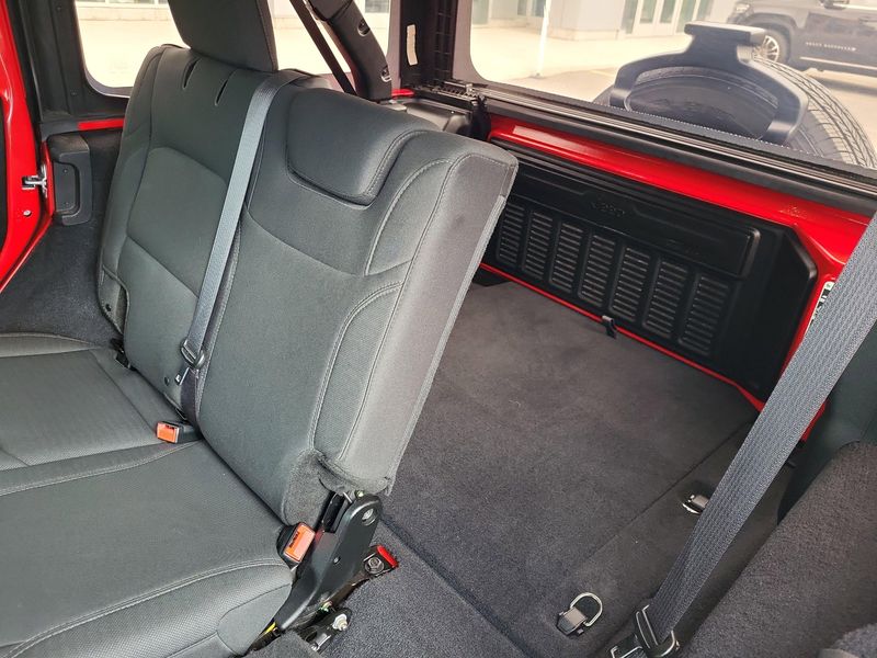 Used 2018 Jeep Wrangler Unlimited SportImage 10