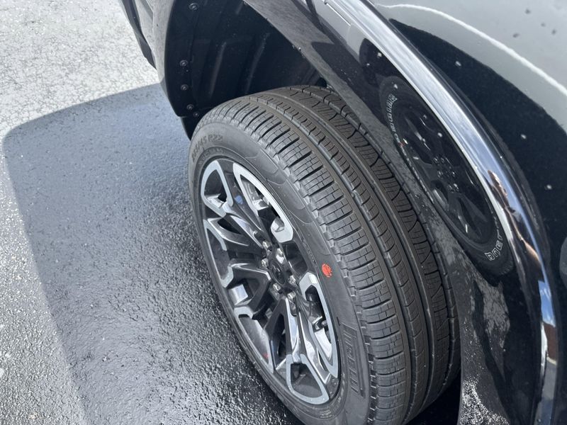 2025 RAM 1500 Limited Crew Cab 4x4 5