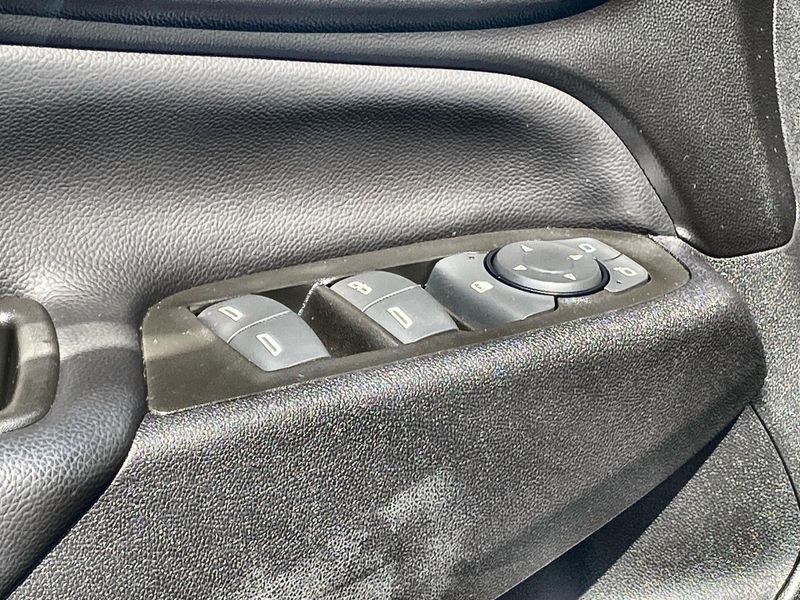Used 2022 Chevrolet Equinox LTImage 23