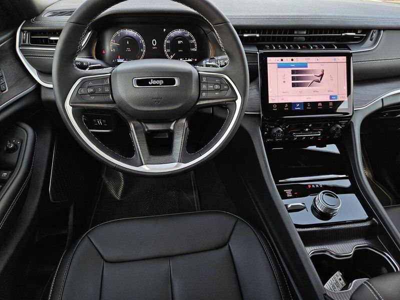 2025 Jeep Grand Cherokee L Limited 4x4Image 27