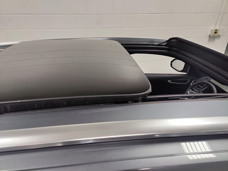 Used 2025 Volkswagen Atlas Cross Sport SEL AWD w/Sunroof & NavImage 6