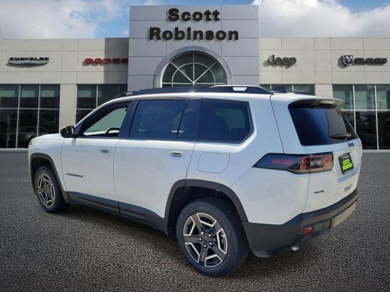 New 2026 Jeep Cherokee Laredo 4x4