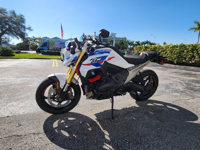 2026 BMW R 1300 RImage 4