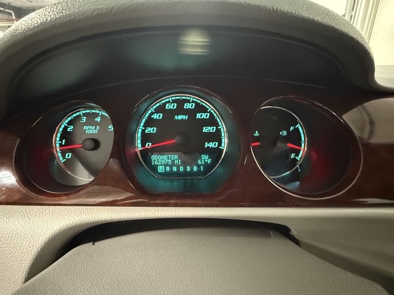 Used 2010 Buick Lucerne CXLImage 25