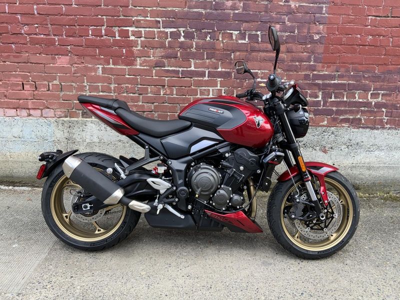 2026 Triumph TRIDENT 800