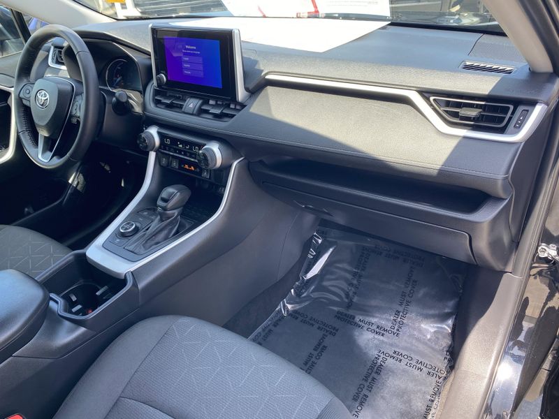 2024 Toyota RAV4 XLEImage 11