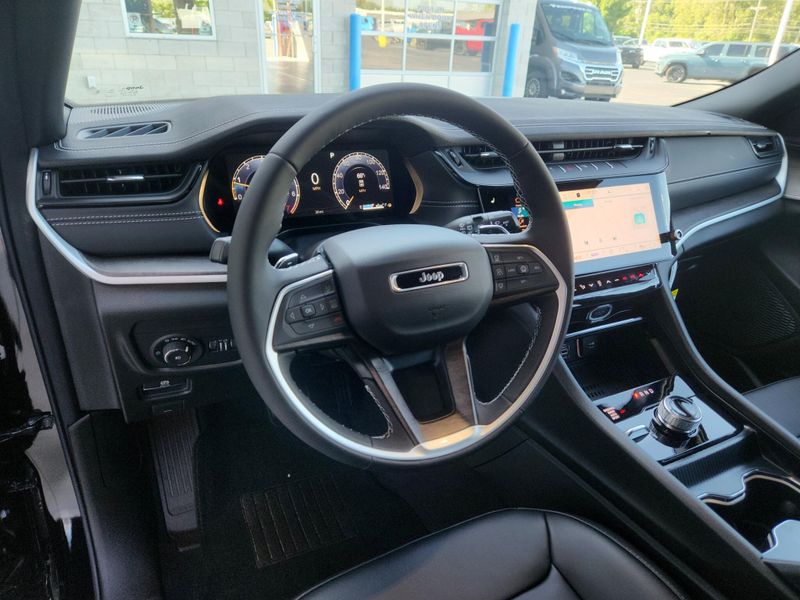 New 2027 Jeep Grand Cherokee Limited 4x4