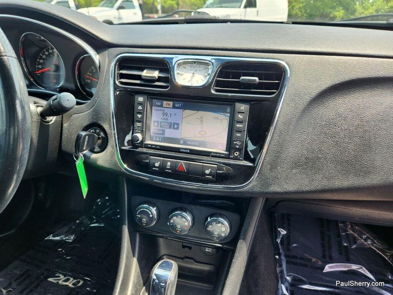 2013 Chrysler 200 Limited SImage 26