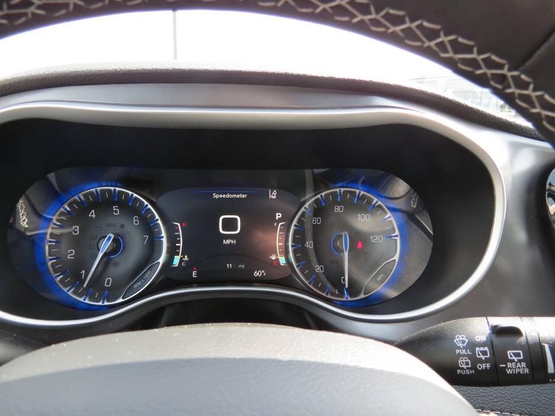 New 2026 Chrysler Voyager LxImage 10