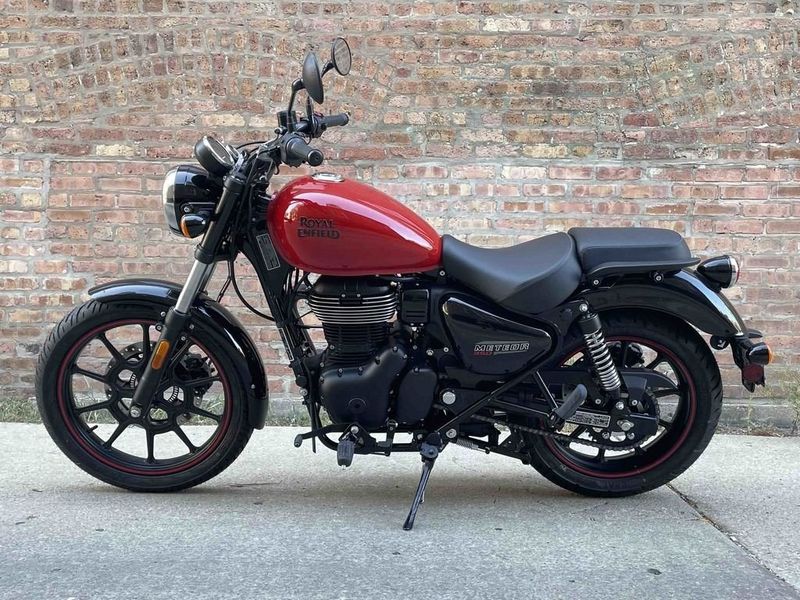 2022 Royal Enfield Meteor Fireball Red  Image 6