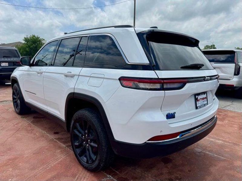 Used 2022 Jeep Grand Cherokee LimitedImage 8