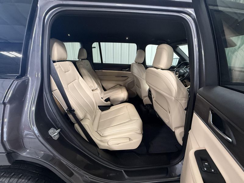 Used 2025 Jeep Grand Cherokee L LimitedImage 10