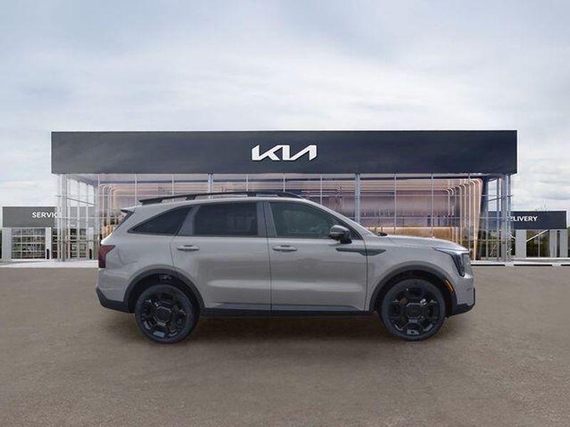 New 2026 Kia Sorento X-Line SX PrestigeImage 2