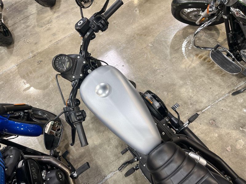 Used 2020 Harley-Davidson SPORTSTER IRON 883 Image 11