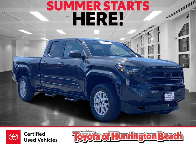 Used 2025 Toyota Tacoma SR5Image 1