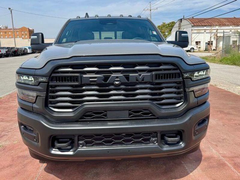 New 2027 RAM 3500 TradesmanImage 3