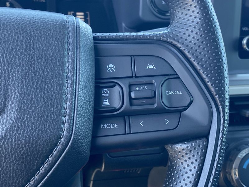 Used 2025 Toyota Tacoma SR5Image 28