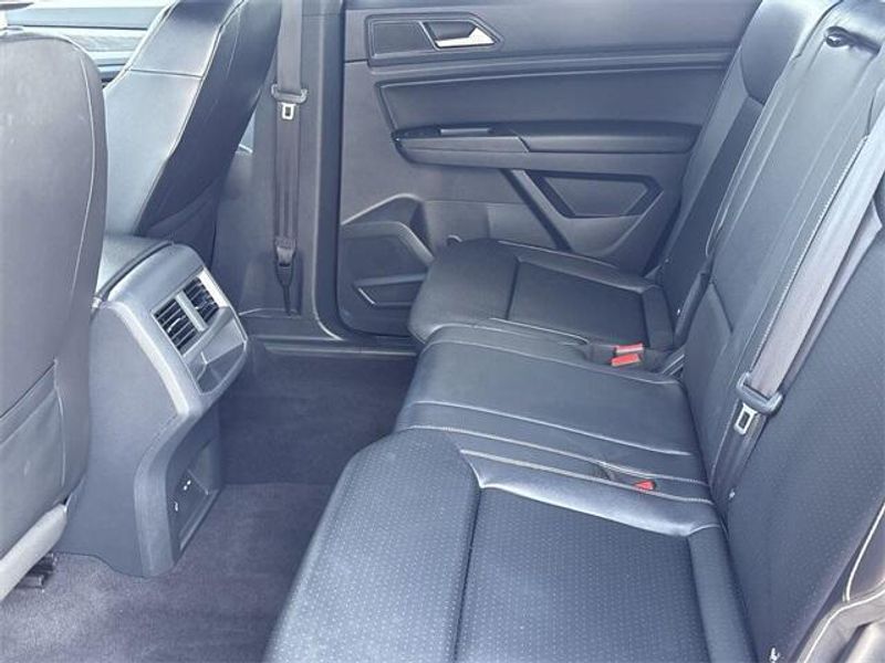 Used 2020 Volkswagen Atlas Cross Sport 2.0T SE w/TechnologyImage 16