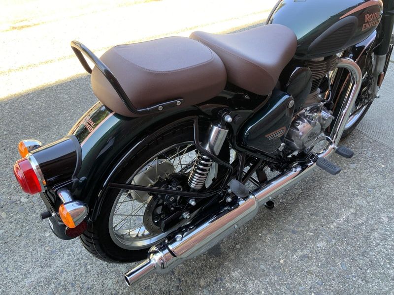 New 2024 Royal Enfield CLASSIC 350 HALCYON GREEN 