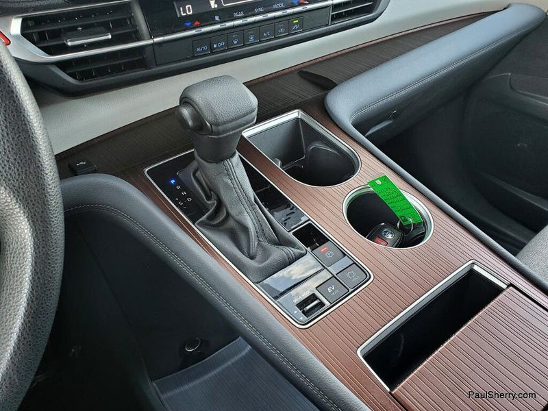 Used 2024 Toyota Sienna LE