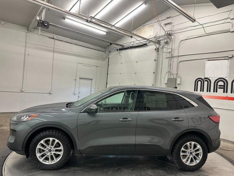 2021 Ford Escape SEImage 11