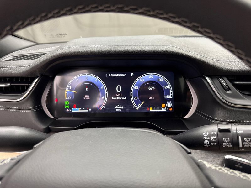 New 2025 Jeep Grand Cherokee Limited 4x4Image 11