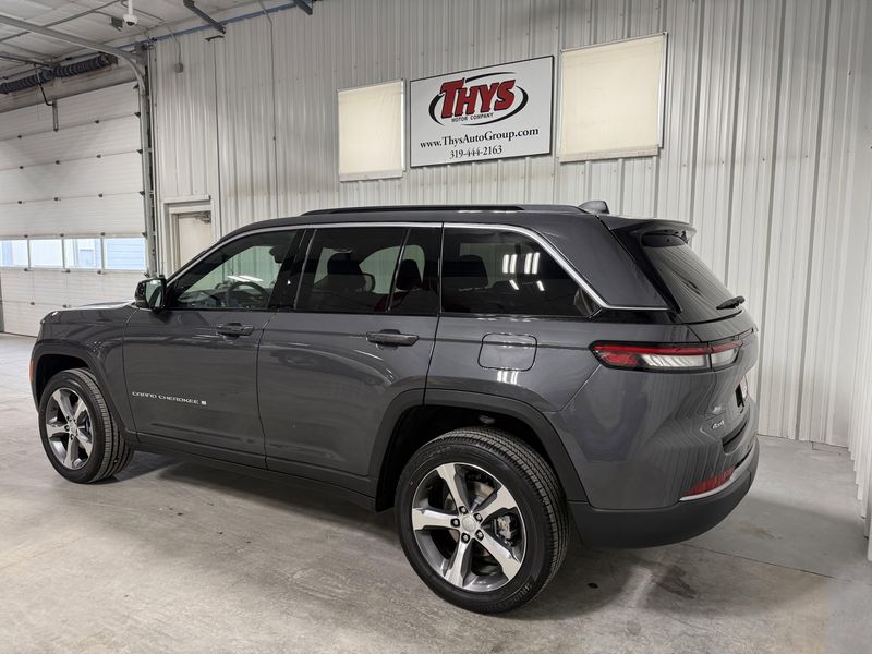 New 2026 Jeep Grand Cherokee Limited 4x4Image 16