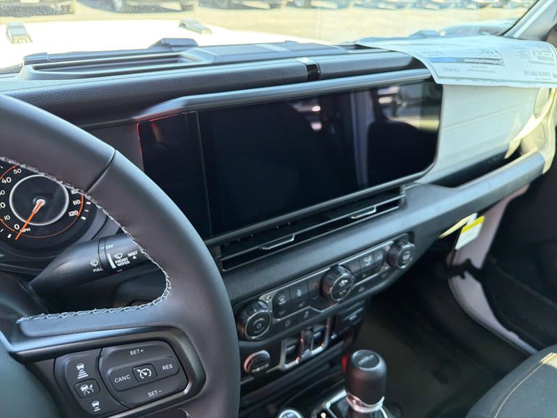 New 2026 Jeep Gladiator Sport S 4x4Image 22