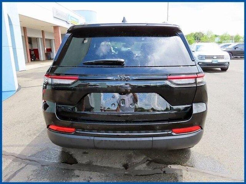 2024 Jeep Grand Cherokee Altitude XImage 6