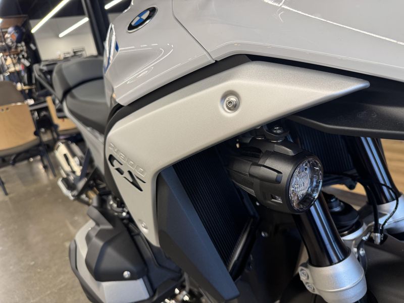 2025 BMW R 1300 GS - LIGHT WHITE 