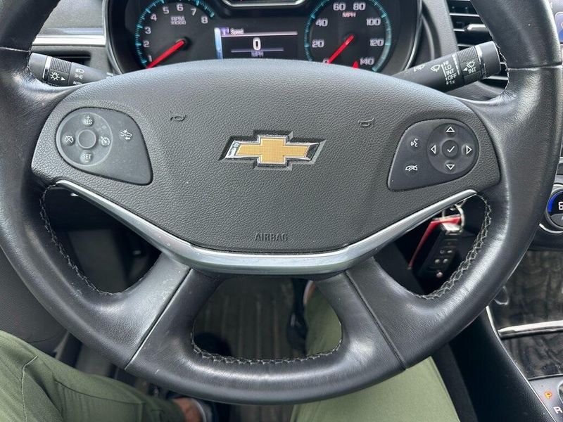 2015 Chevrolet Impala 2LT photo 2