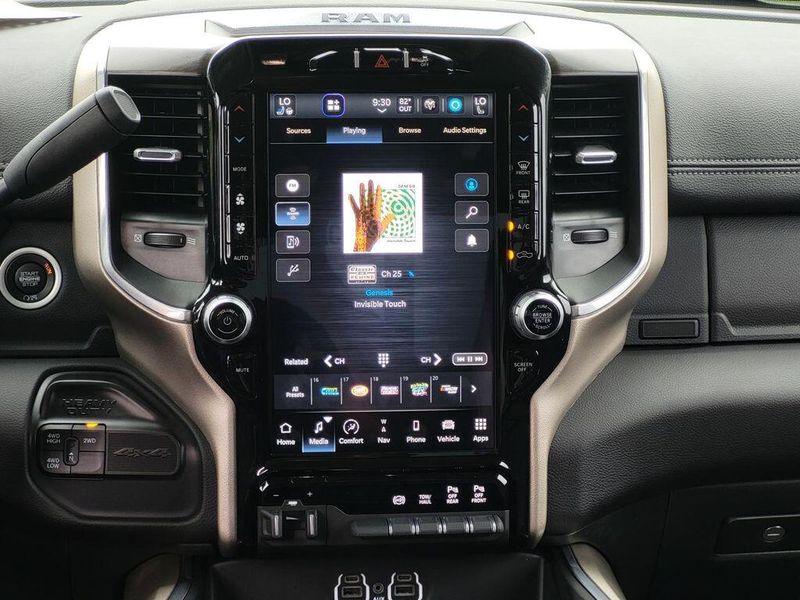 2023 RAM 2500 LaramieImage 32